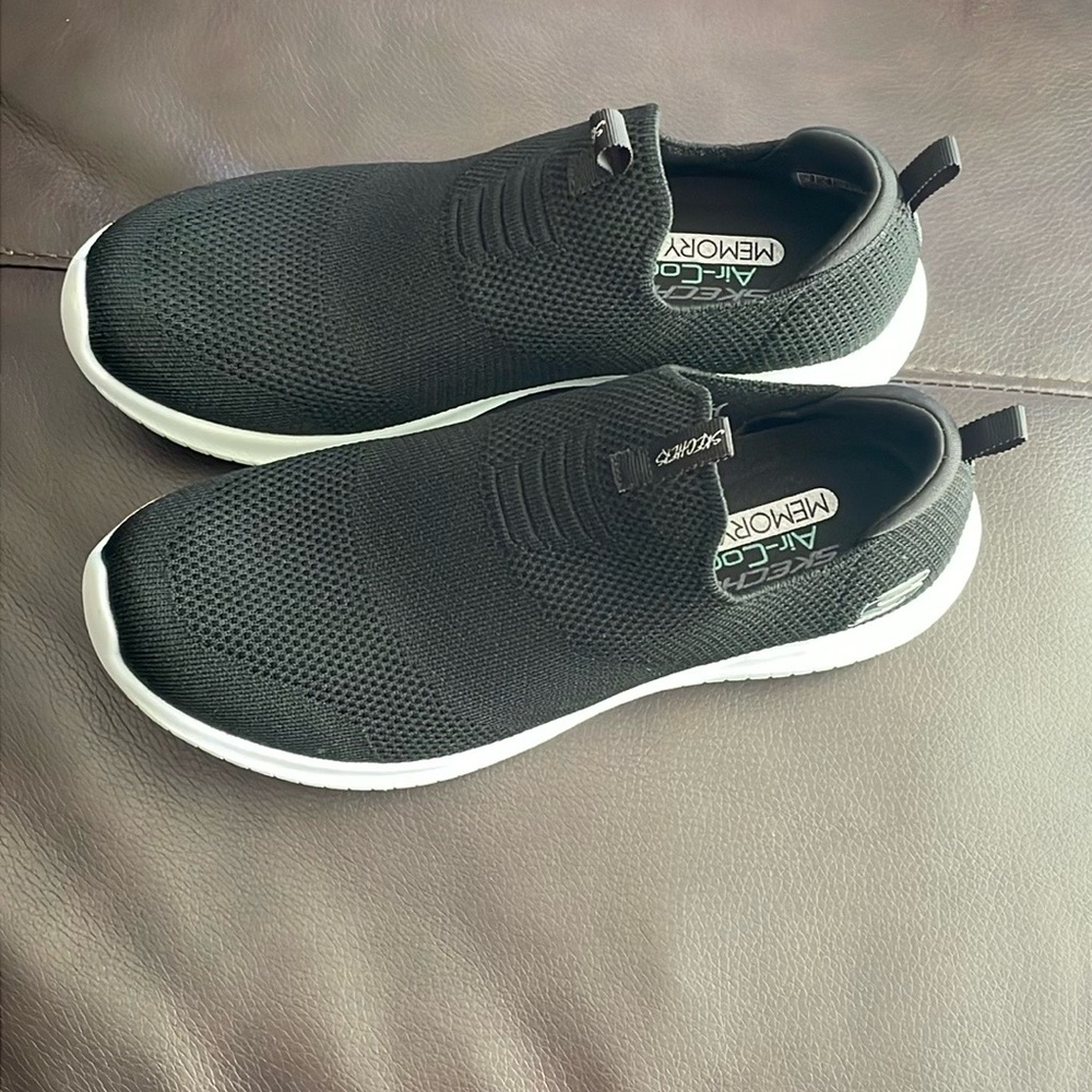 Skechers Women’s Slip on shoes